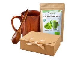 LESENI KOZAREC + ŽLIČKA +<br> MATCHA LATTE - DARILNI SET<br /><span>(250 ML + 150 G)</span>
